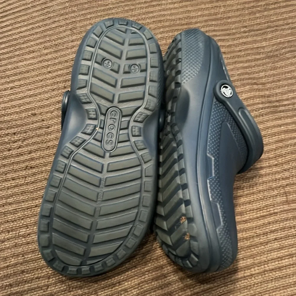 Navy with gray fuzz clog - Picture 3 of 3